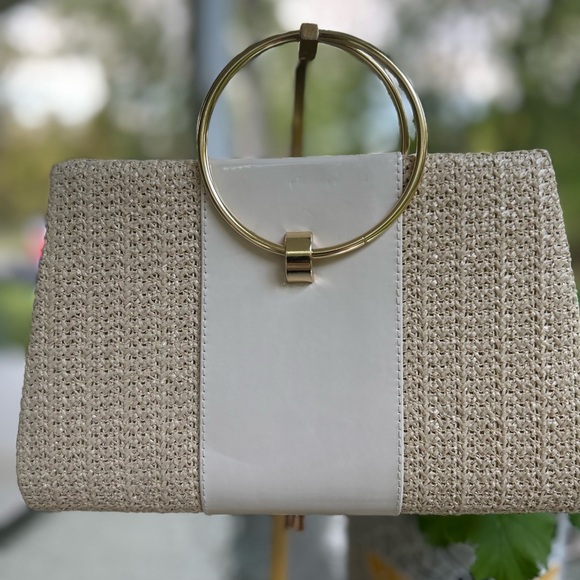 Puedo straw handbag Chic Cream Tan Clutch with Gold Ring Accent - Picture 3 of 5